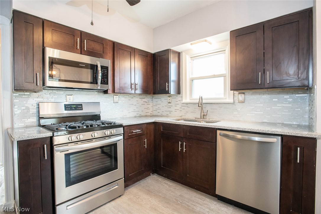 887 Selwyn Road Cleveland Heights, OH 44112 - Photo 10 of 34