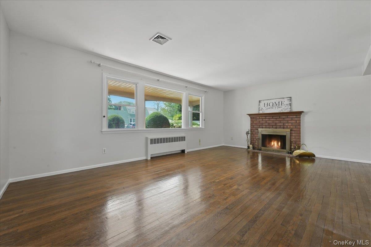 1395 Meadowbrook Road Merrick, NY 11566 - Photo 5 of 44