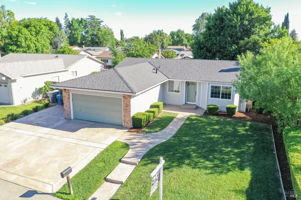 $537,500 | 935 West F Street, Dixon, CA 95620
