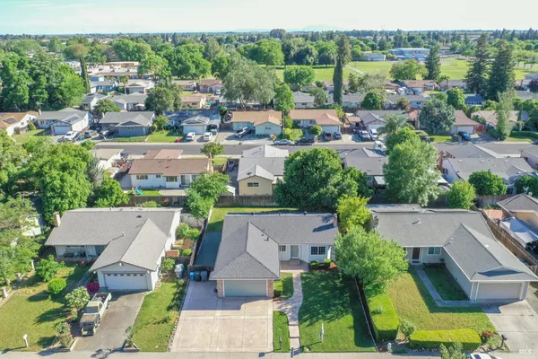 $537,500 | 935 West F Street, Dixon, CA 95620