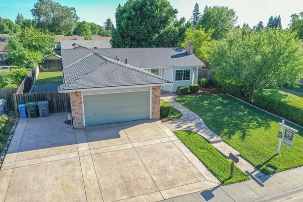 $537,500 | 935 West F Street, Dixon, CA 95620