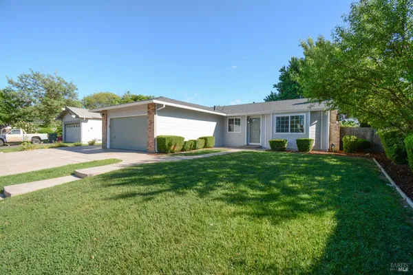 $537,500 | 935 West F Street, Dixon, CA 95620