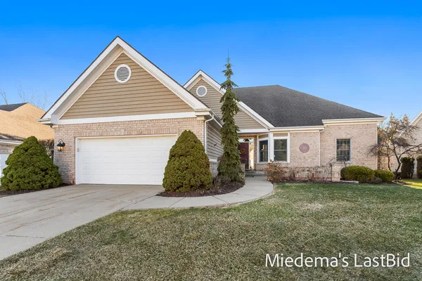 $450,000 | 6146 East Longview Drive, East Lansing, MI 48823