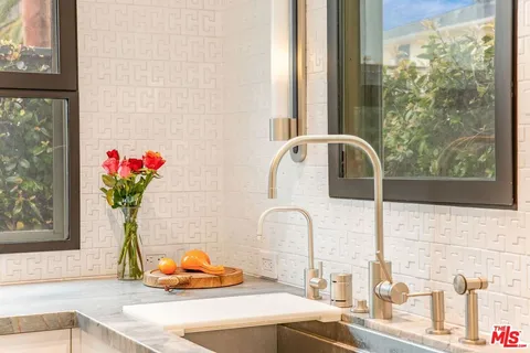 $1,160,000 | 1012 Euclid Street, Santa Monica, CA 90403