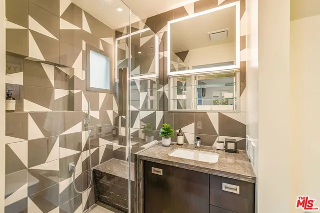 $1,160,000 | 1012 Euclid Street, Santa Monica, CA 90403