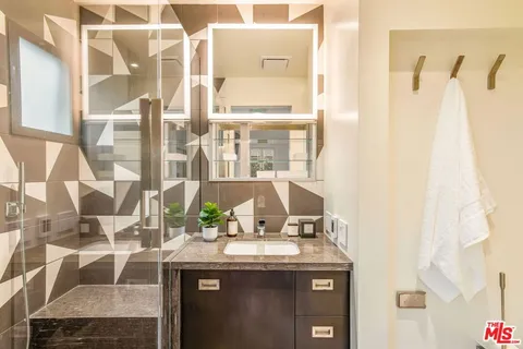 $1,160,000 | 1012 Euclid Street, Santa Monica, CA 90403