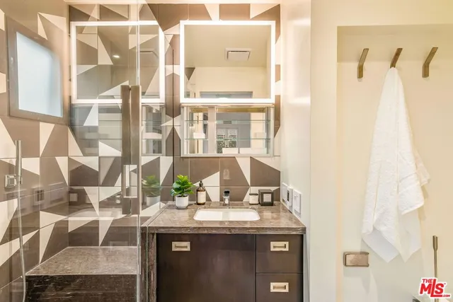 $1,160,000 | 1012 Euclid Street, Santa Monica, CA 90403