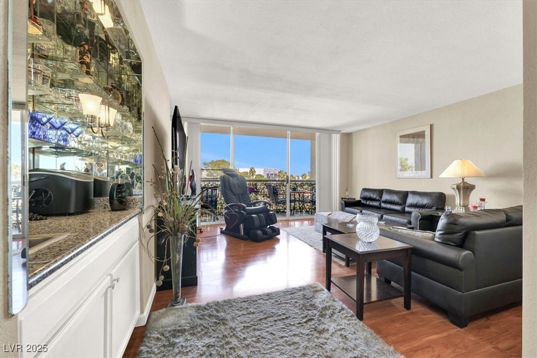 725 North Royal Crest Circle, Unit 233 Las Vegas, NV 89169 - Photo 12 of 41