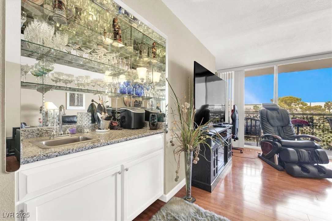 725 North Royal Crest Circle, Unit 233 Las Vegas, NV 89169 - Photo 13 of 41