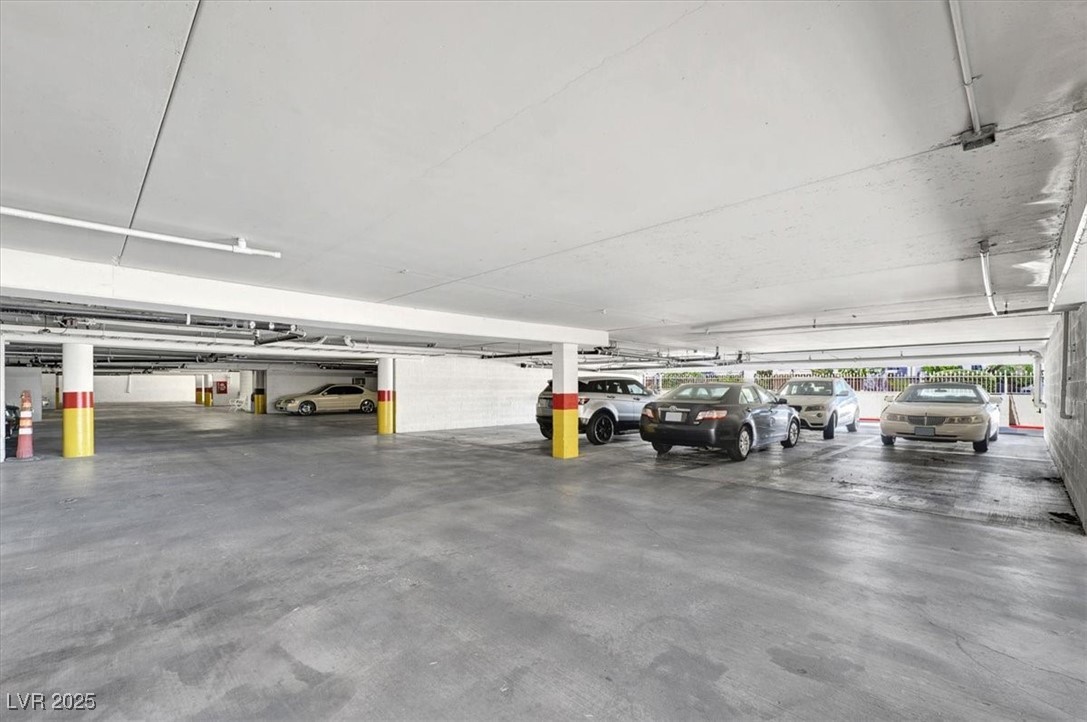 725 North Royal Crest Circle, Unit 233 Las Vegas, NV 89169 - Photo 29 of 41