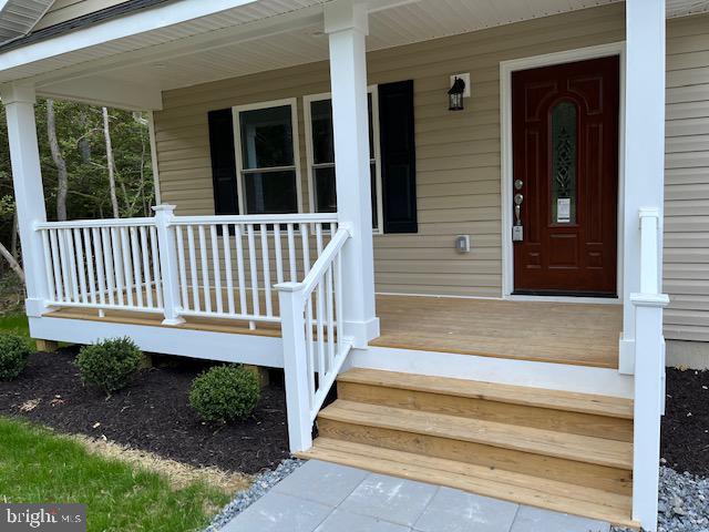 862 Lakeview Drive Colonial Beach, VA 22443 - Photo 3 of 20