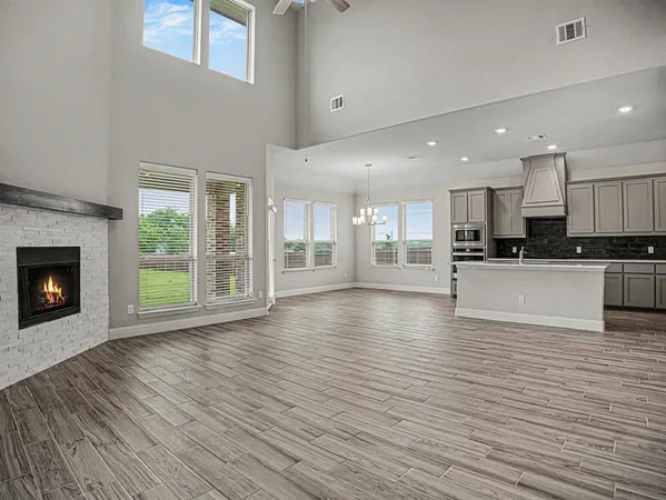 $529,990 | 140 Crystal Lk Lane, Red Oak, TX 75154