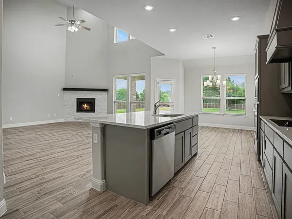 $529,990 | 140 Crystal Lk Lane, Red Oak, TX 75154
