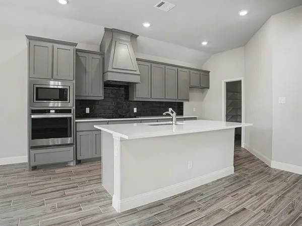 $529,990 | 140 Crystal Lk Lane, Red Oak, TX 75154