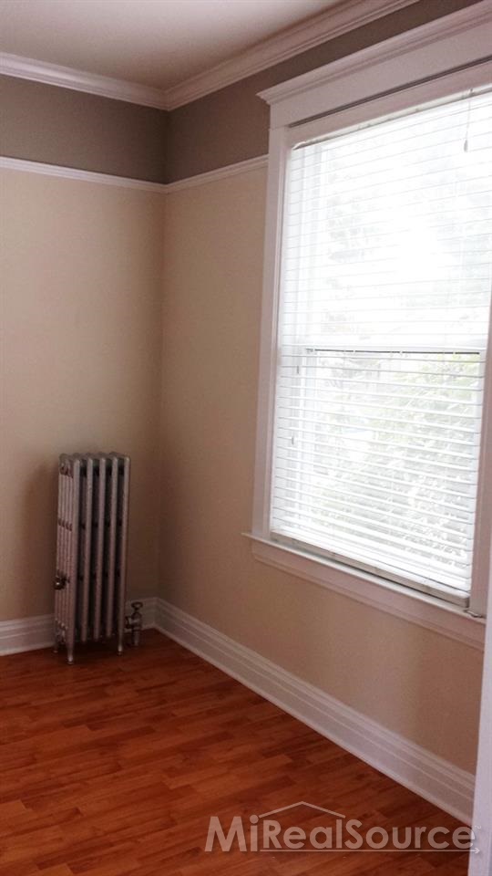 22453 Virginia Eastpointe, MI 48021 - Photo 5 of 19 31163818-4.JPG
