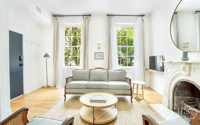 $1,200,000 | 1 East Gordon Street, Unit 2, Savannah, GA 31401