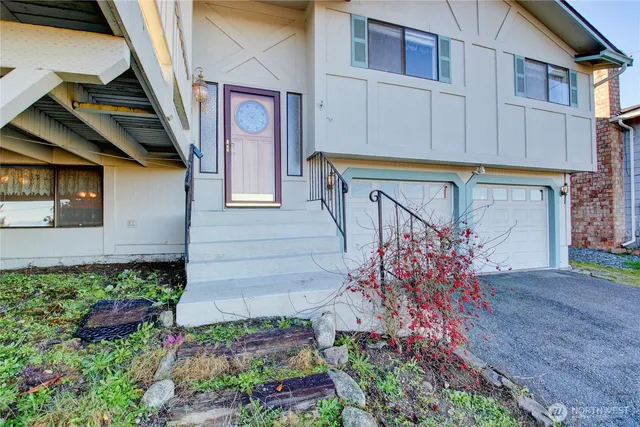 $659,000 | 7208 Yew Street, Everett, WA 98203