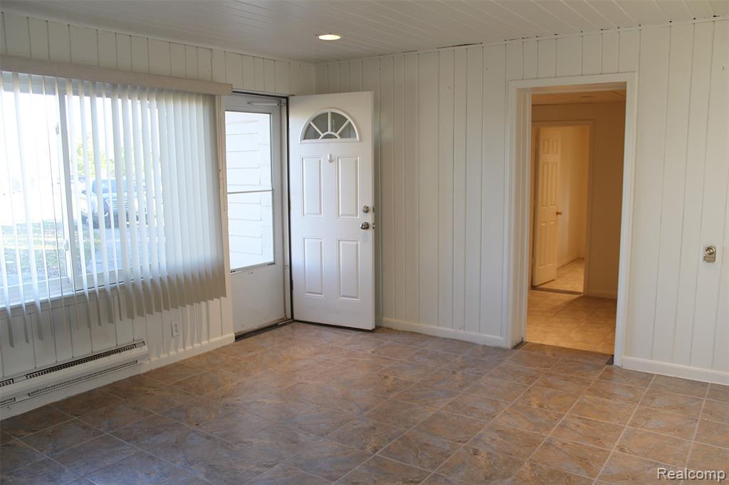 43267 Utica Road Sterling Heights, MI 48314 - Photo 5 of 19