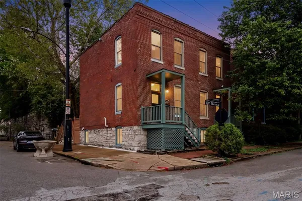 $275,000 | 1200 MacKay Place, St. Louis, MO 63104