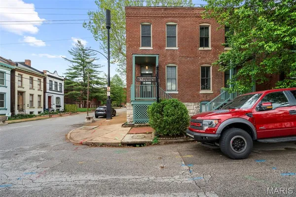 $275,000 | 1200 MacKay Place, St. Louis, MO 63104