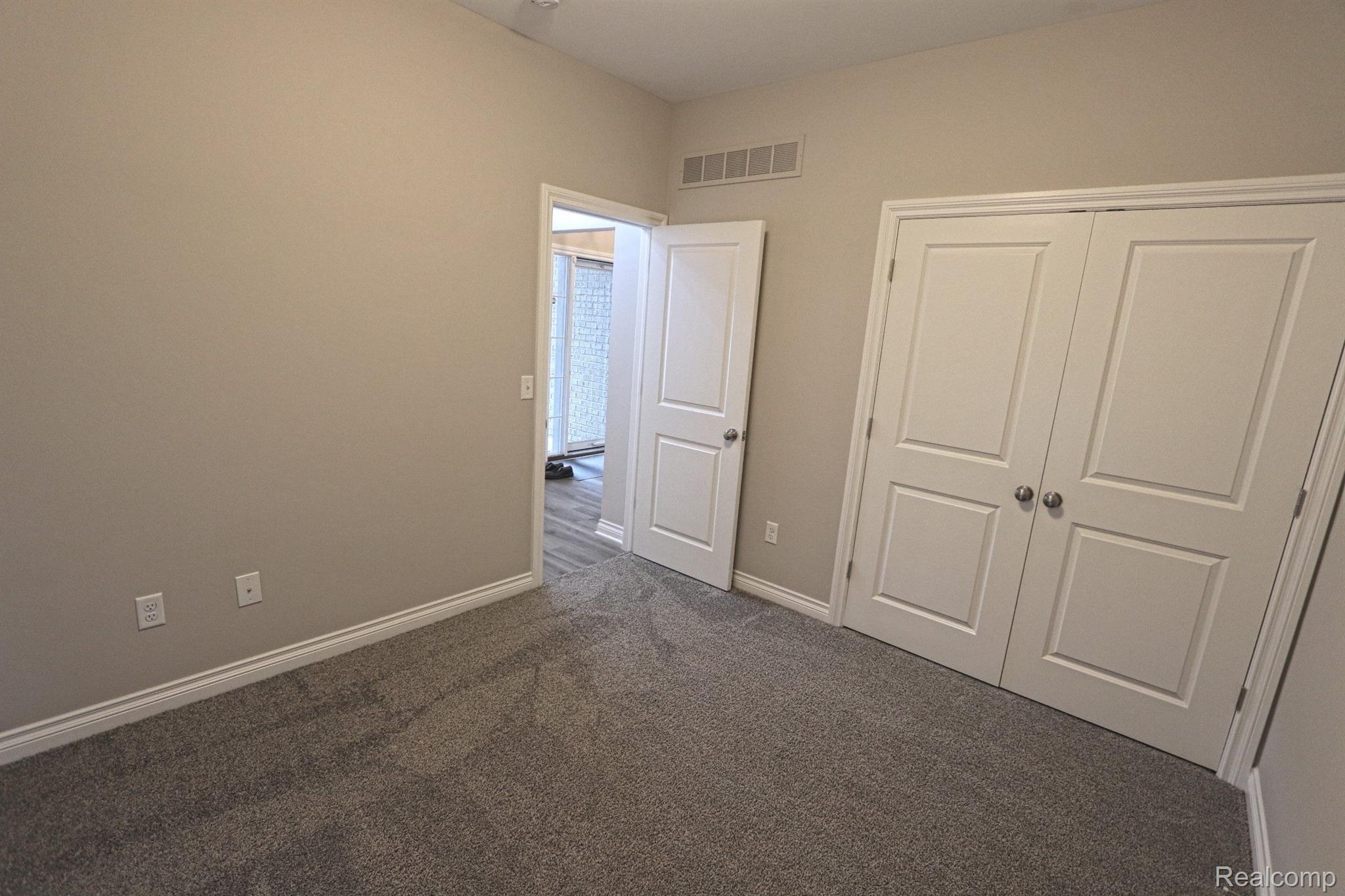 25931 King Road Romulus, MI 48174 - Photo 32 of 51