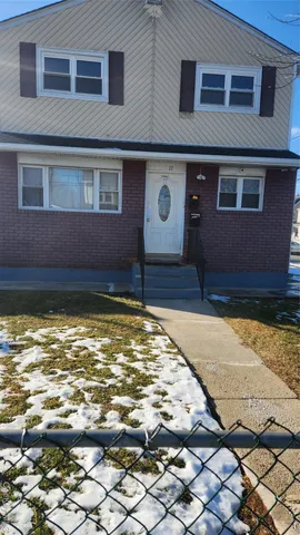 $2,800 | 17 Stewart Avenue, Unit 2, Hempstead, NY 11550