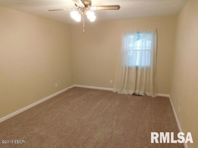 308 Roddy Road Salem, IL 62881 - Photo 10 of 50 Gallery Image 10