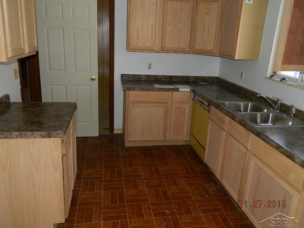 1122 Orth Road Saginaw, MI 48601 - Photo 4 of 12 31228765-3.JPG