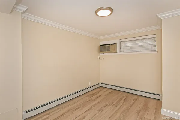 $2,950 | 80 Lincoln Avenue, Unit A6, Rockville Centre, NY 11570