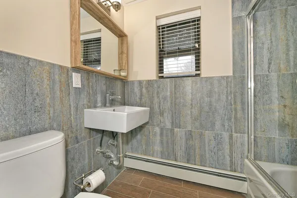 $2,950 | 80 Lincoln Avenue, Unit A6, Rockville Centre, NY 11570