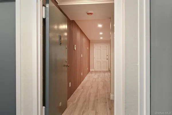 $2,950 | 80 Lincoln Avenue, Unit A6, Rockville Centre, NY 11570