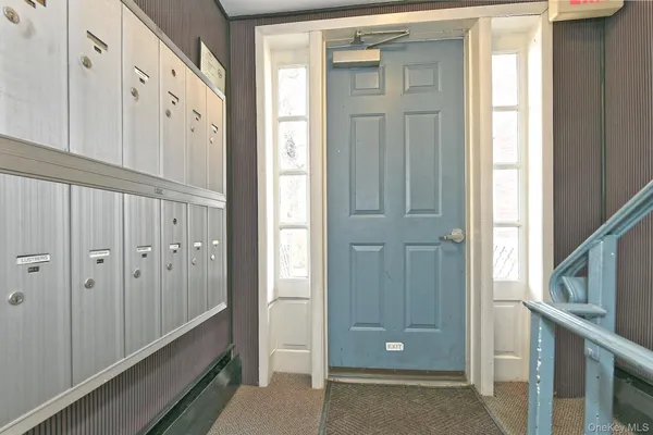 $2,950 | 80 Lincoln Avenue, Unit A6, Rockville Centre, NY 11570