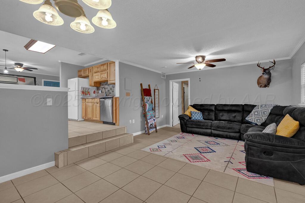 4206 South Ong Street Amarillo, TX 79110 - Photo 5 of 24 living room 1 (2)