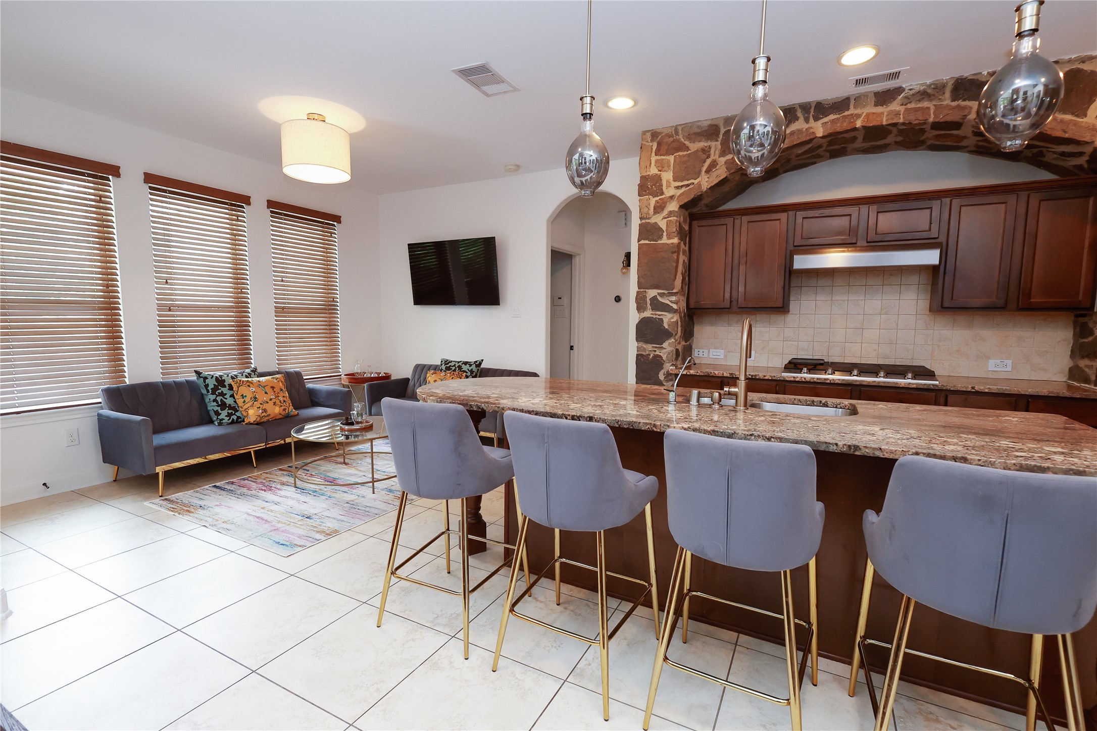 22 Sandwell Place Spring, TX 77389 - Photo 19 of 45 Kitchen and breakfast area
