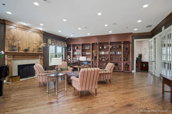 $345,000 | 407 Bluegrass Parkway, Oswego, IL 60543