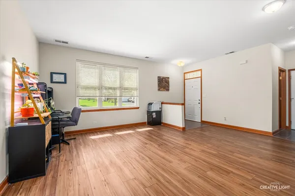 $345,000 | 407 Bluegrass Parkway, Oswego, IL 60543