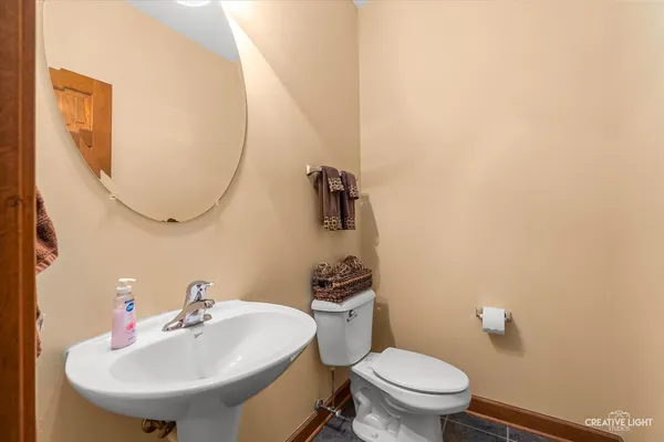 $345,000 | 407 Bluegrass Parkway, Oswego, IL 60543