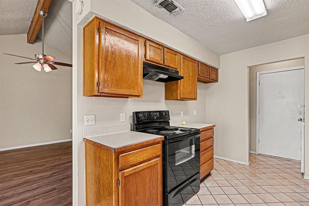 2608 Green Ridge Street Fort Worth, TX 76133 - Photo 7 of 25