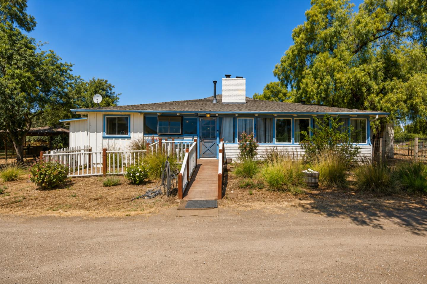 433 Mansfield Road Hollister, CA 95023 - Photo 4 of 49