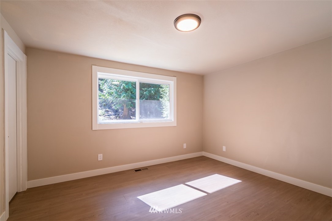 7062 Meadowdale Beach Road Edmonds, WA 98026 - Photo 11 of 25 Gallery Image 11