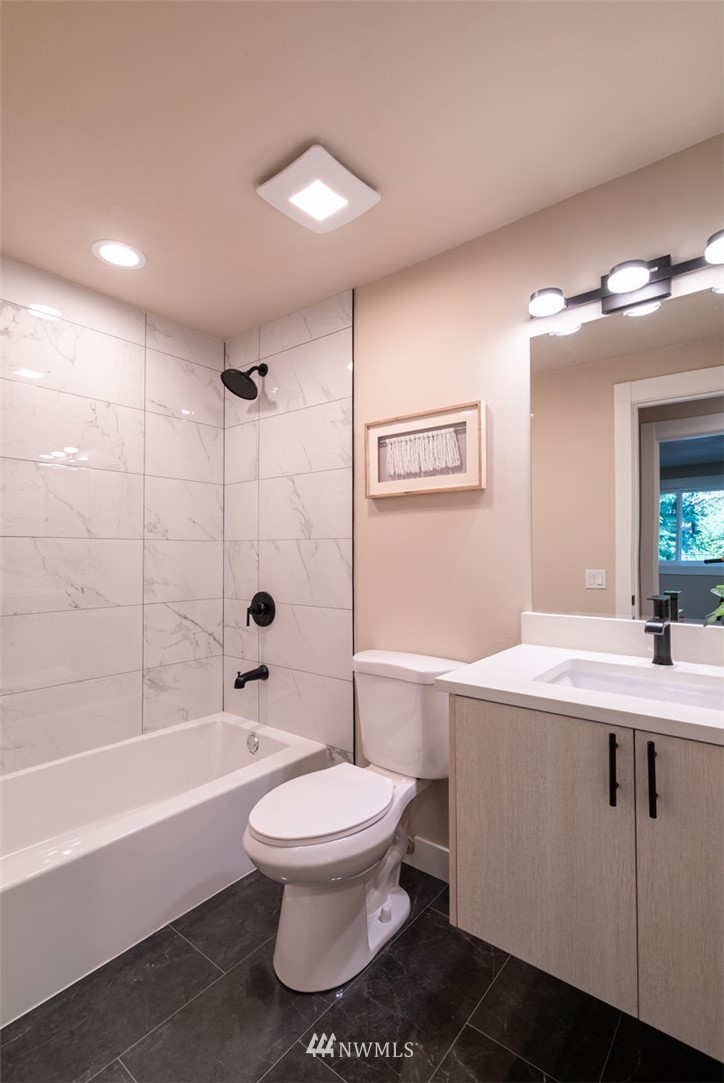 7062 Meadowdale Beach Road Edmonds, WA 98026 - Photo 13 of 25 Gallery Image 13