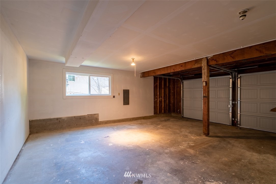 7062 Meadowdale Beach Road Edmonds, WA 98026 - Photo 18 of 25 Gallery Image 18