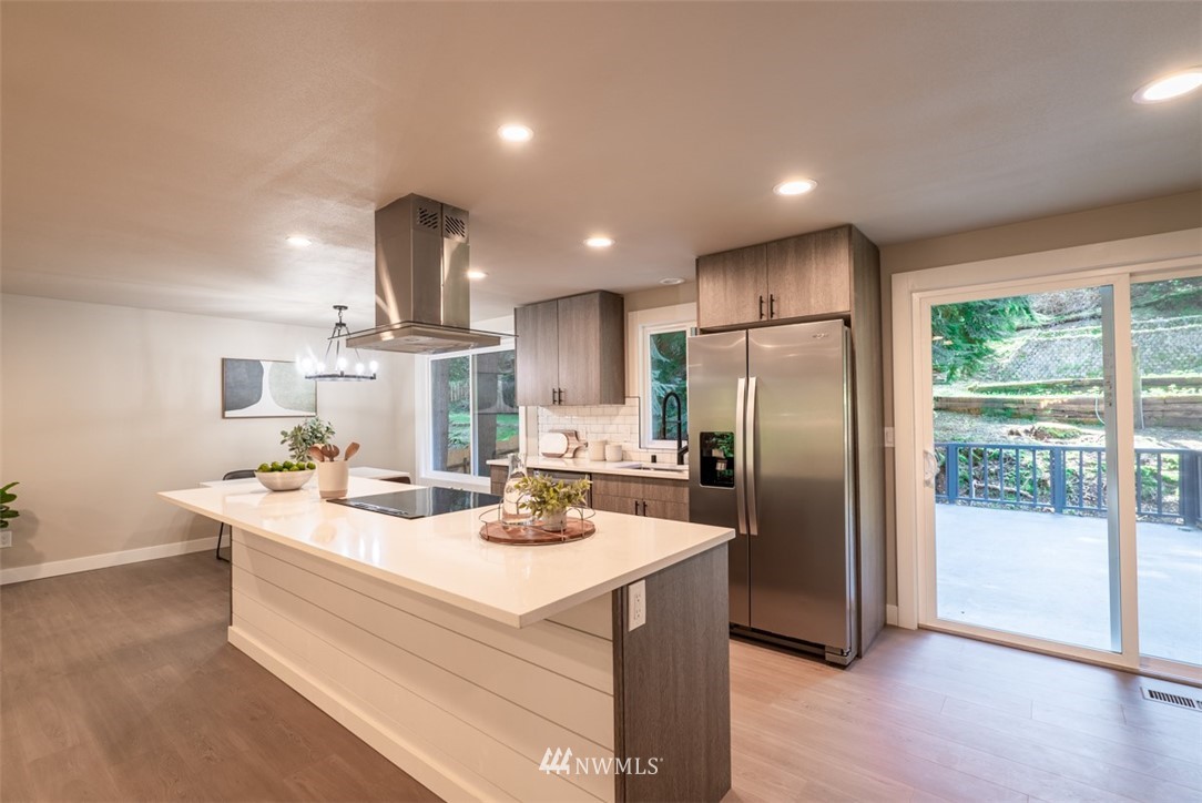 7062 Meadowdale Beach Road Edmonds, WA 98026 - Photo 6 of 25 Gallery Image 6