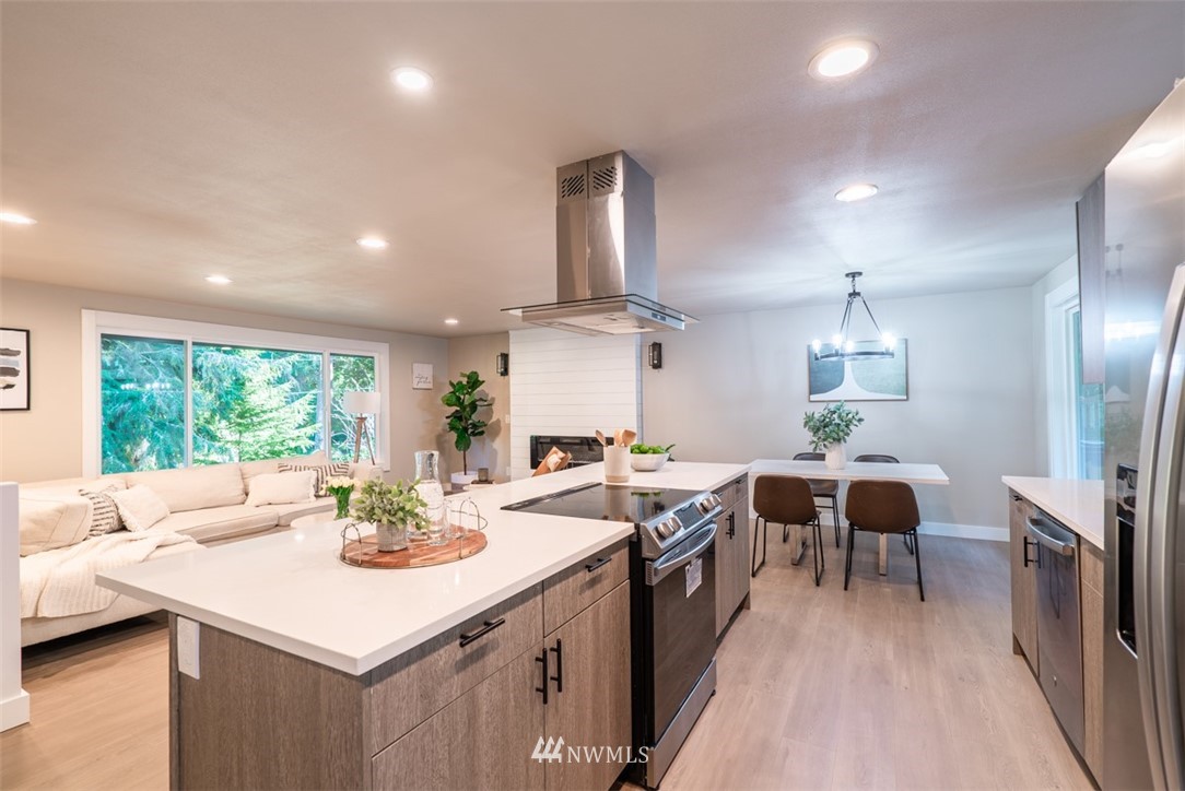 7062 Meadowdale Beach Road Edmonds, WA 98026 - Photo 7 of 25 Gallery Image 7