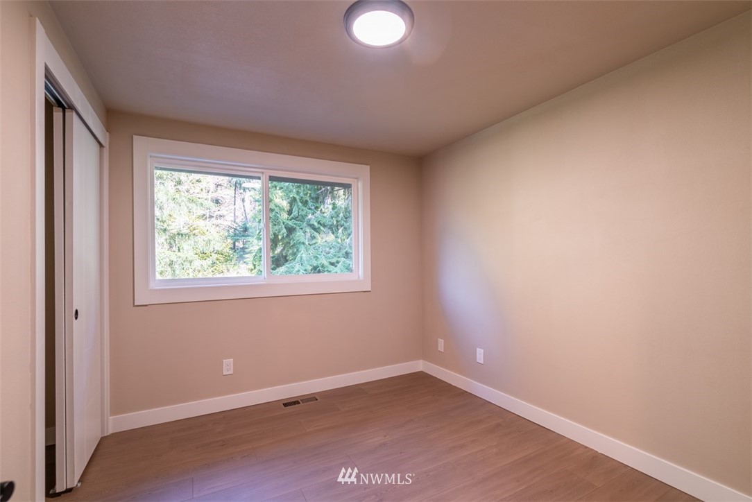 7062 Meadowdale Beach Road Edmonds, WA 98026 - Photo 9 of 25 Gallery Image 9