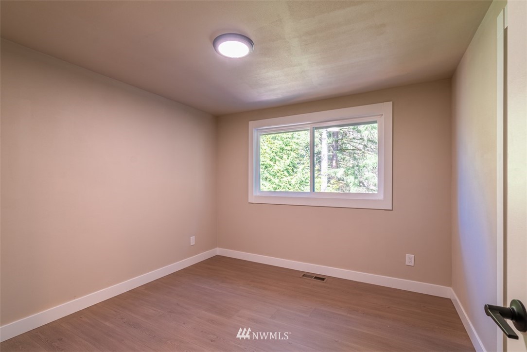 7062 Meadowdale Beach Road Edmonds, WA 98026 - Photo 10 of 25 Gallery Image 10