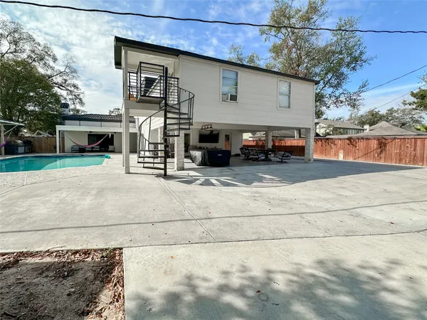 a view of a house with a outdoor space