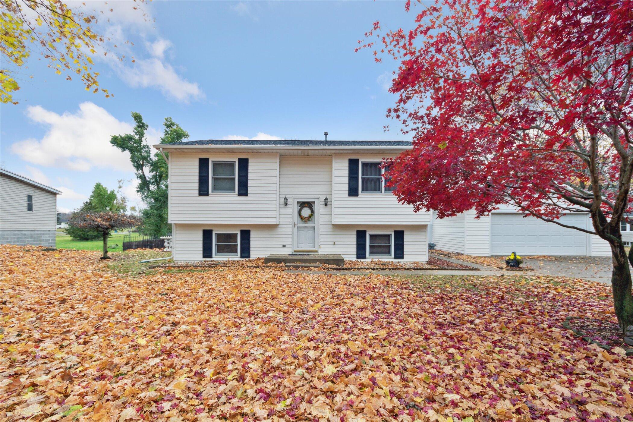 352 Valley Road Michigan Center, MI 49254 - Photo 3 of 42 03-352-Valley-Rd-WindowStill-31