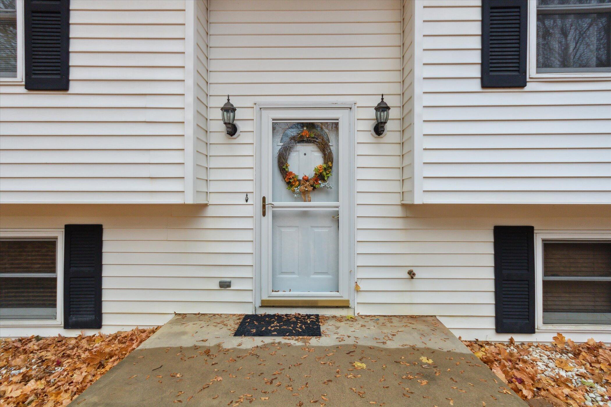 352 Valley Road Michigan Center, MI 49254 - Photo 6 of 42 06-352-Valley-Rd-WindowStill-34