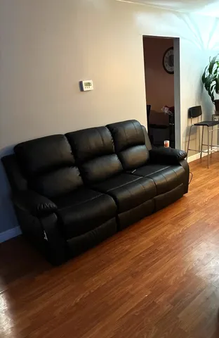 $215,000 | 1040 Blackhawk Drive, University Park, IL 60484